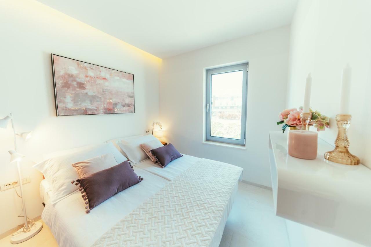 Unique Luxury Designers Apartment Right Next To The Beach Sukošan Exterior foto